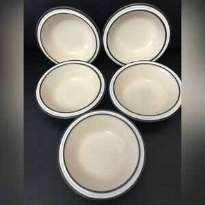 Set of 5 Denby cereal/ soup Wheels tan bowls with rim. Excellent condition!